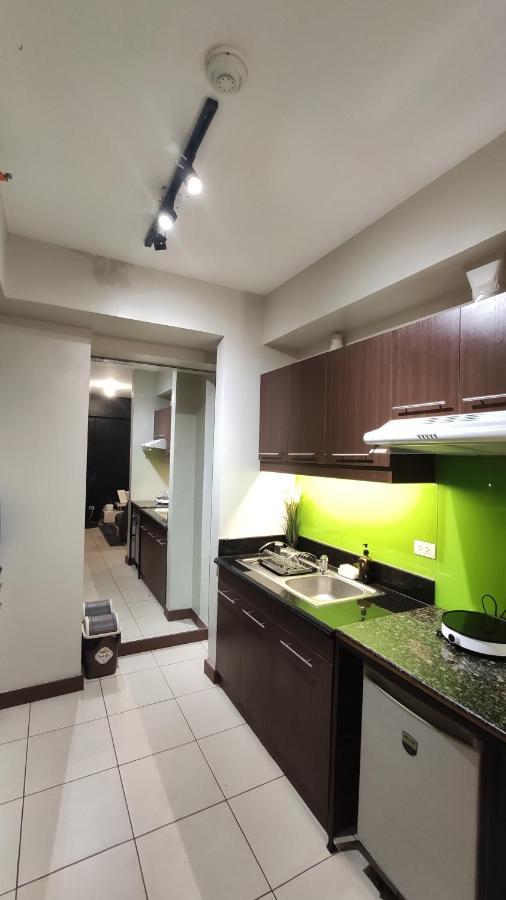 Resort Living Condominium Unit In Metro Manila Ngoại thất bức ảnh